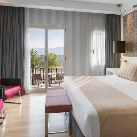Catalonia Reina Victoria Отель 4*