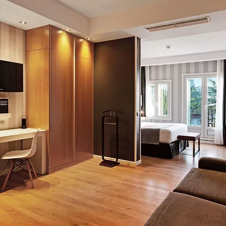 Hotel Catalonia Reina Victoria 4*