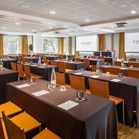 מלון Catalonia Reina Victoria