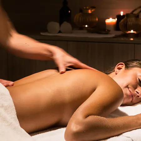 מלון Catalonia Reina Victoria 4*