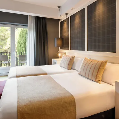 Catalonia Reina Victoria מלון