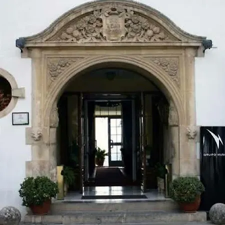 מלון Catalonia Reina Victoria 4*